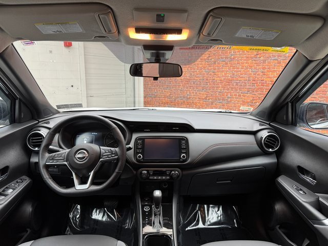 Used 2023 Nissan Kicks SR w/ SR Premium Package image 12