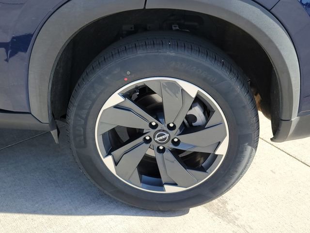 Used 2025 Nissan Rogue SV image 13