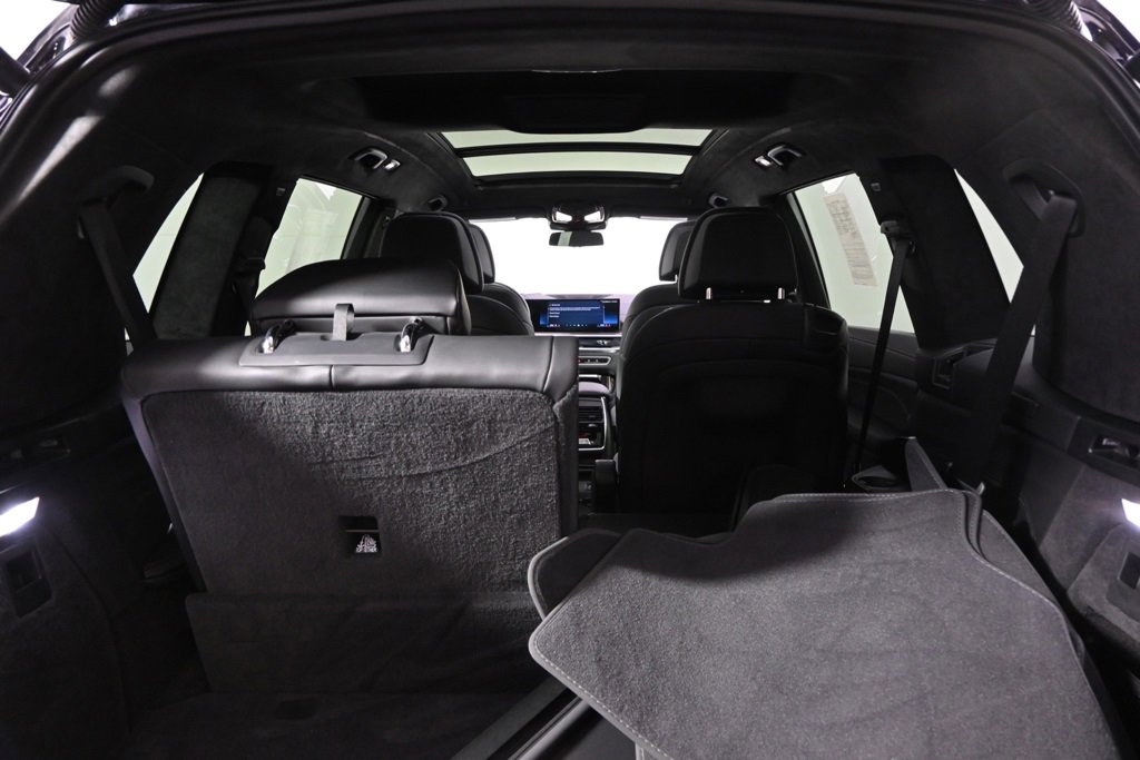 Used 2025 BMW X7 xDrive40i w/ M Sport Package image 19