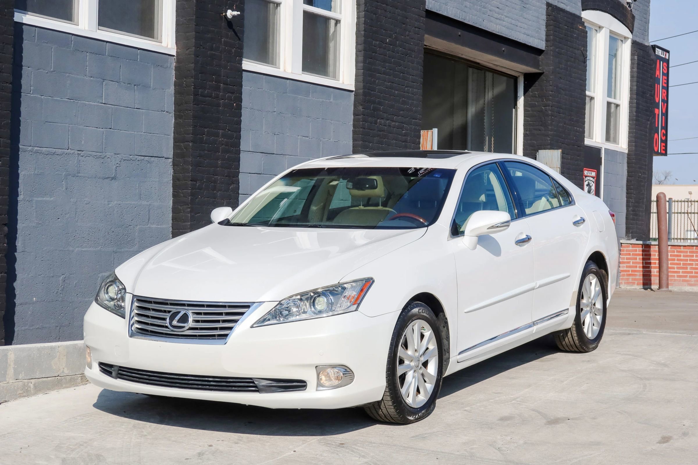 Used 2011 Lexus ES 350 image 3