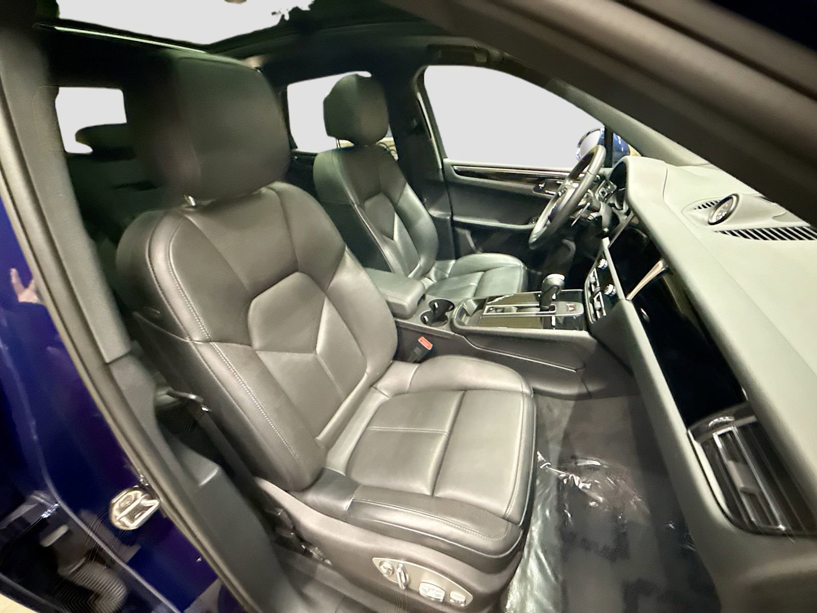 Used 2024 Porsche Macan image 30