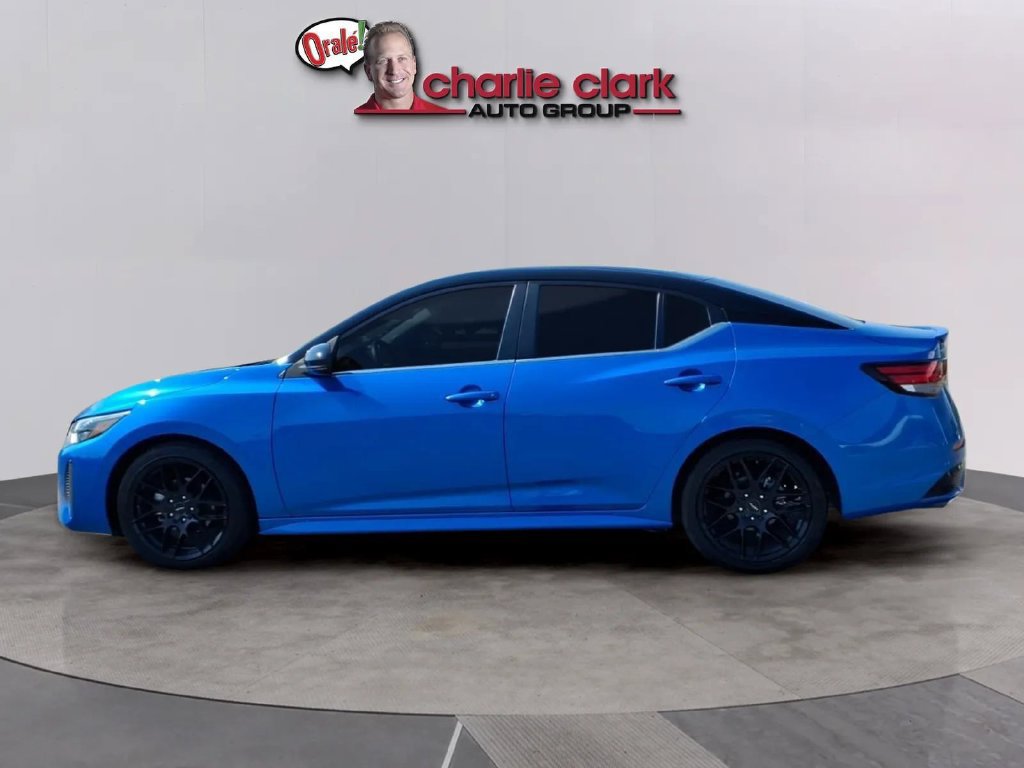Used 2025 Nissan Sentra SR FWD image 2