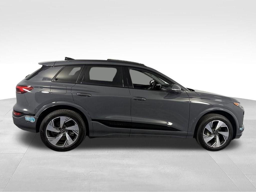 Used 2025 Audi Q6 e-tron Premium Plus w/ Premium Plus AWD/4WD image 6