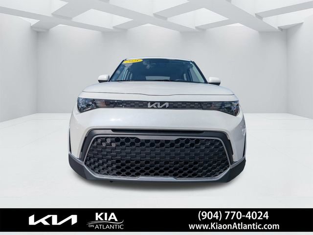 Used 2025 Kia Soul LX w/ LX Technology Package FWD image 8