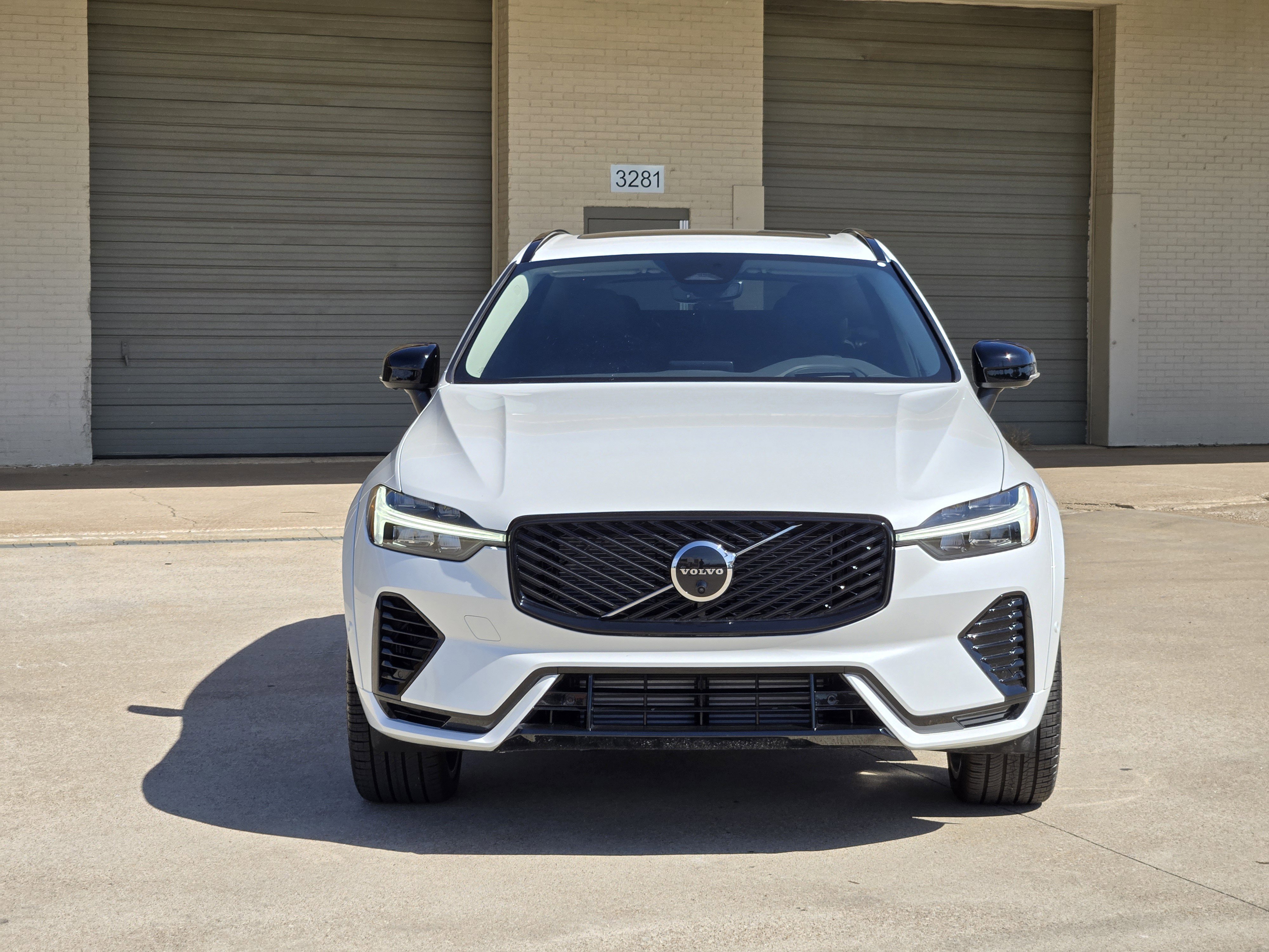 New 2026 Volvo XC60 T8 Ultra w/ Protection Package Premier AWD/4WD image 2