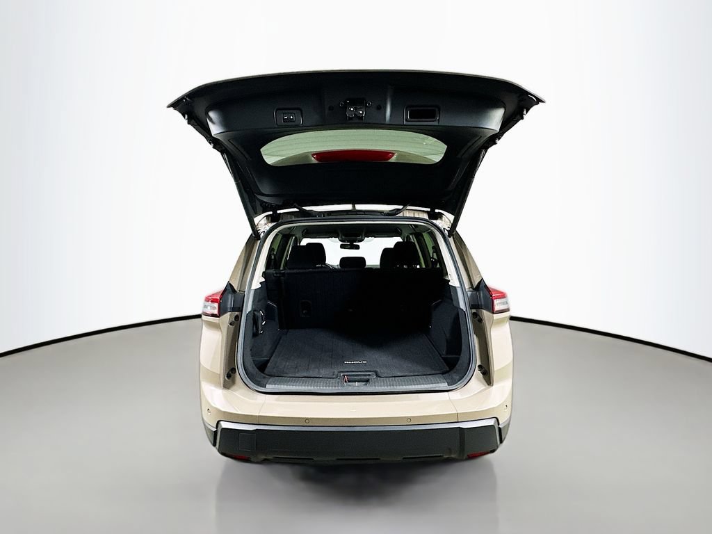 Used 2025 Nissan Rogue SV AWD/4WD image 33