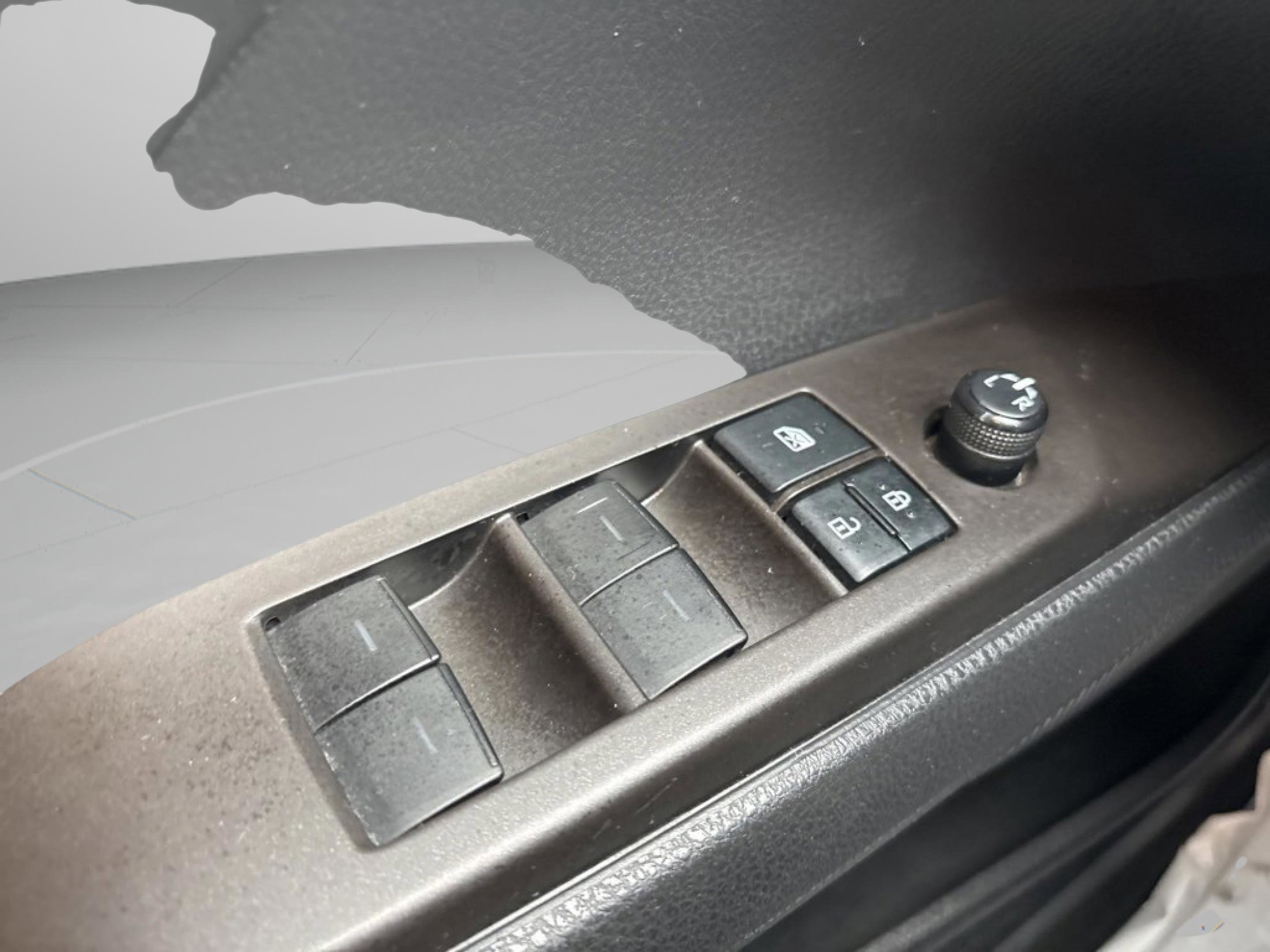 Used 2021 Toyota Camry SE image 23