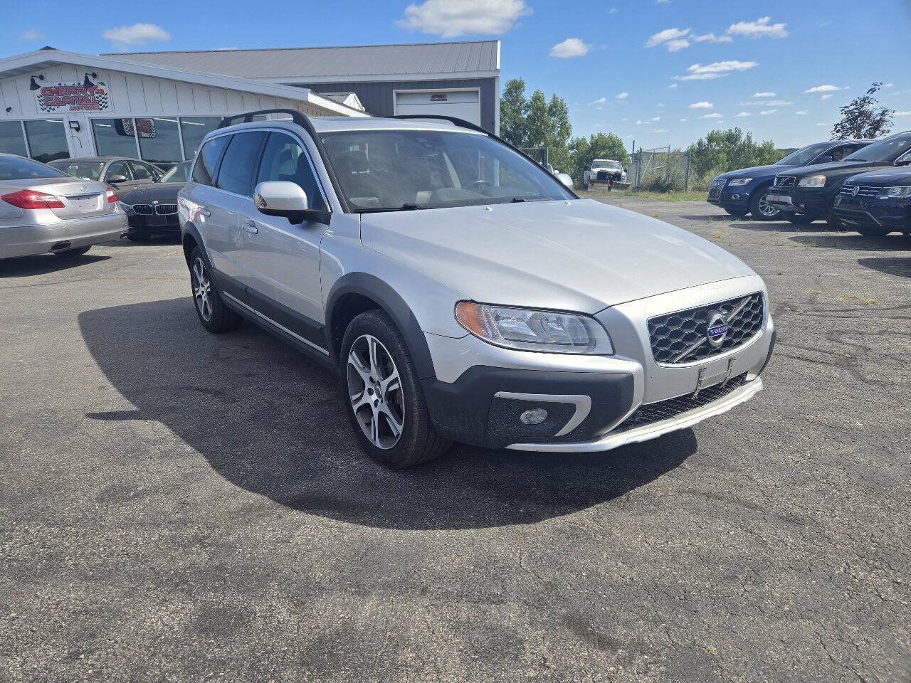 Used 2015 Volvo XC70 T6 w/ Proximity Package AWD/4WD image 9