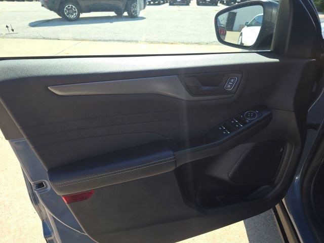 Used 2023 Ford Escape Active AWD/4WD image 16