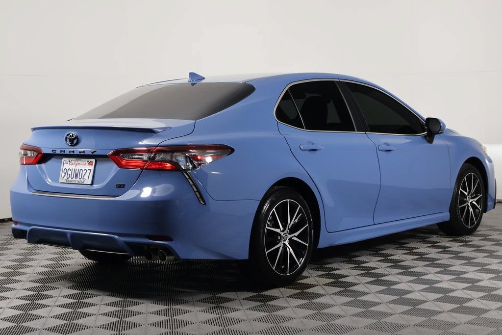 Used 2023 Toyota Camry SE FWD image 4