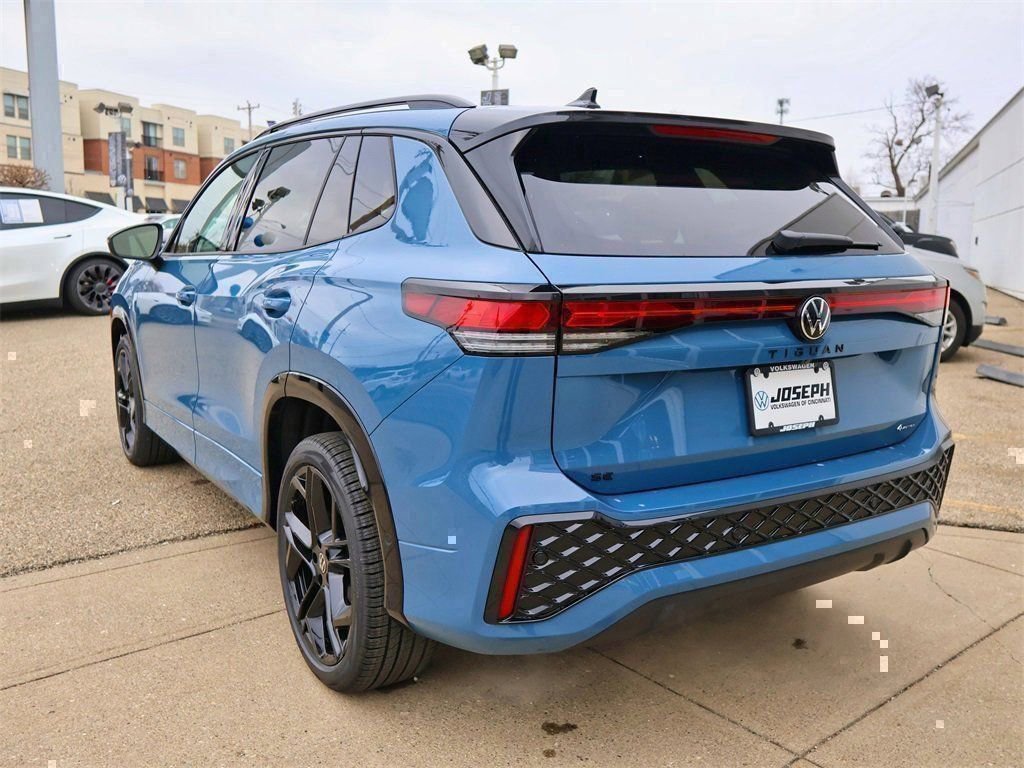 New 2026 Volkswagen Tiguan SE R-Line AWD/4WD image 3