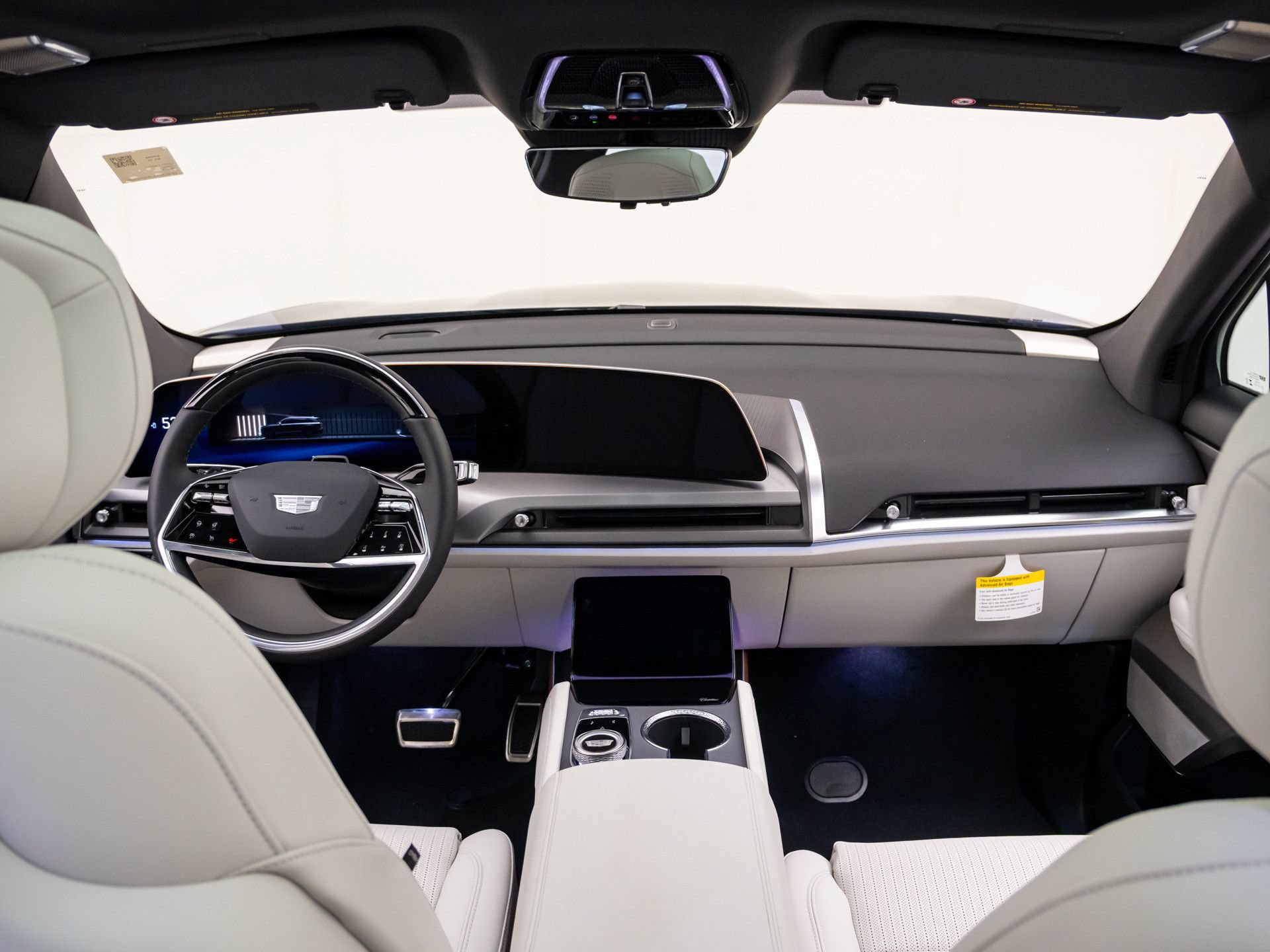 New 2027 Cadillac Vistiq Luxury w/ LPO, Floor Liner Package AWD/4WD image 9