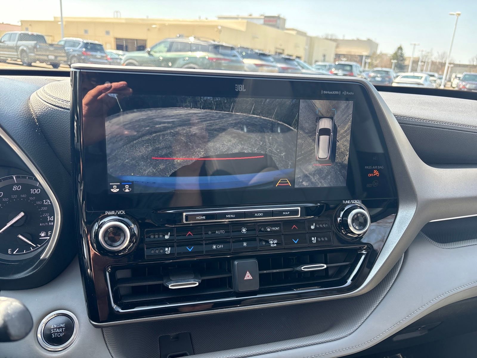 Used 2020 Toyota Highlander Limited image 18