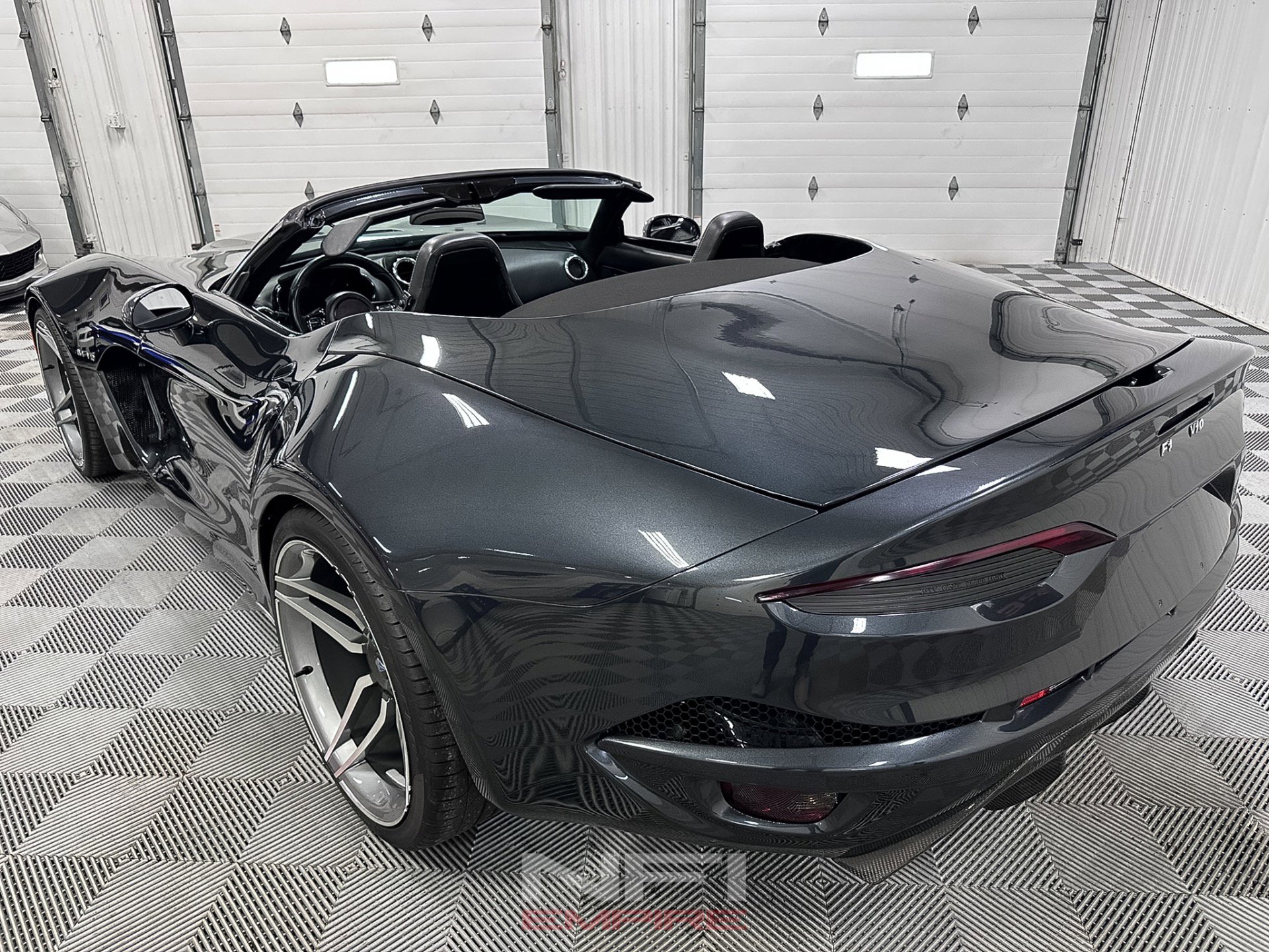 Used 2014 SRT Viper GTS w/ GTS Laguna Interior Package RWD image 18