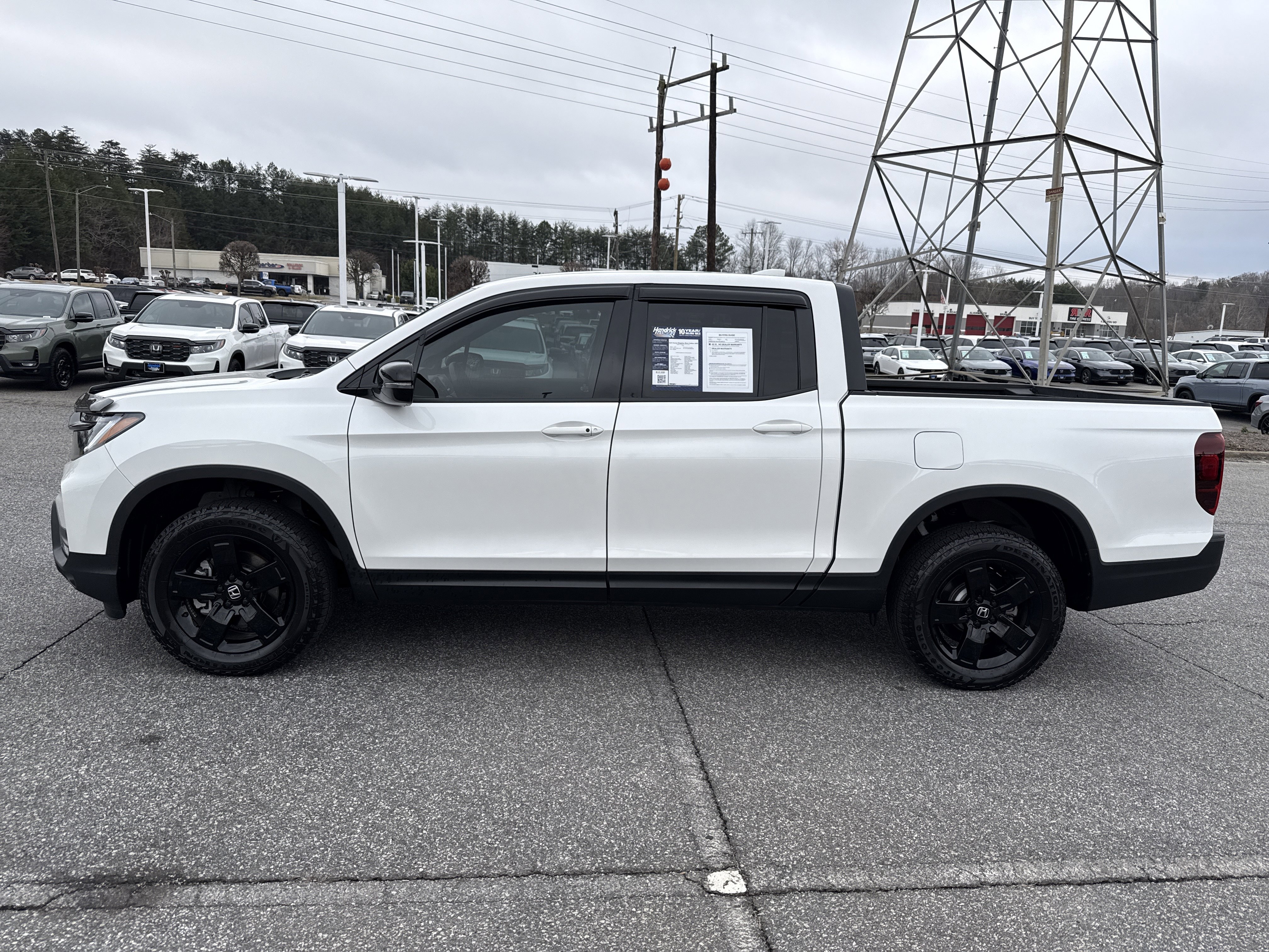 Used 2025 Honda Ridgeline Black Edition image 7