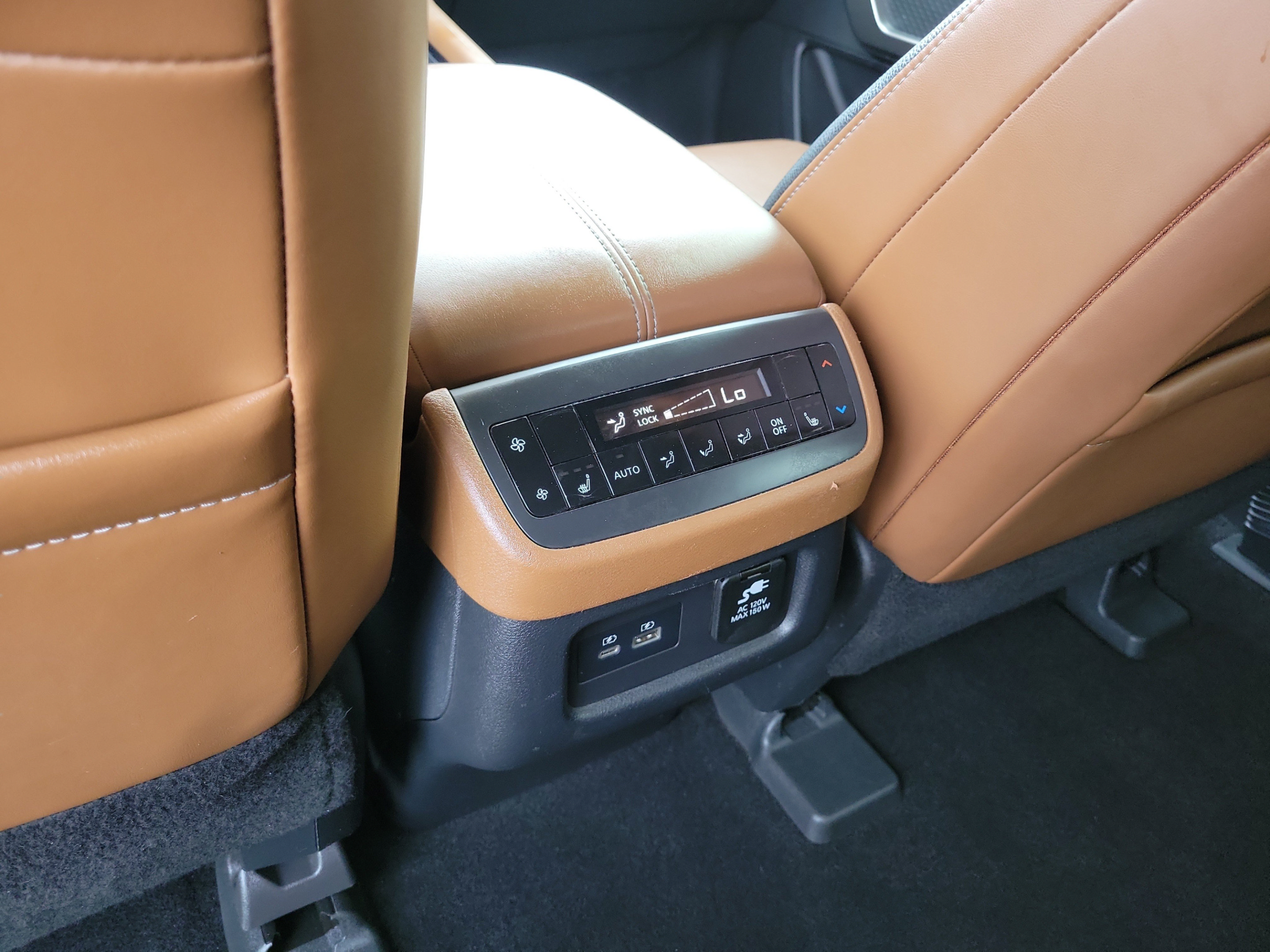Used 2022 Nissan Pathfinder Platinum w/ Cargo Package AWD/4WD image 12