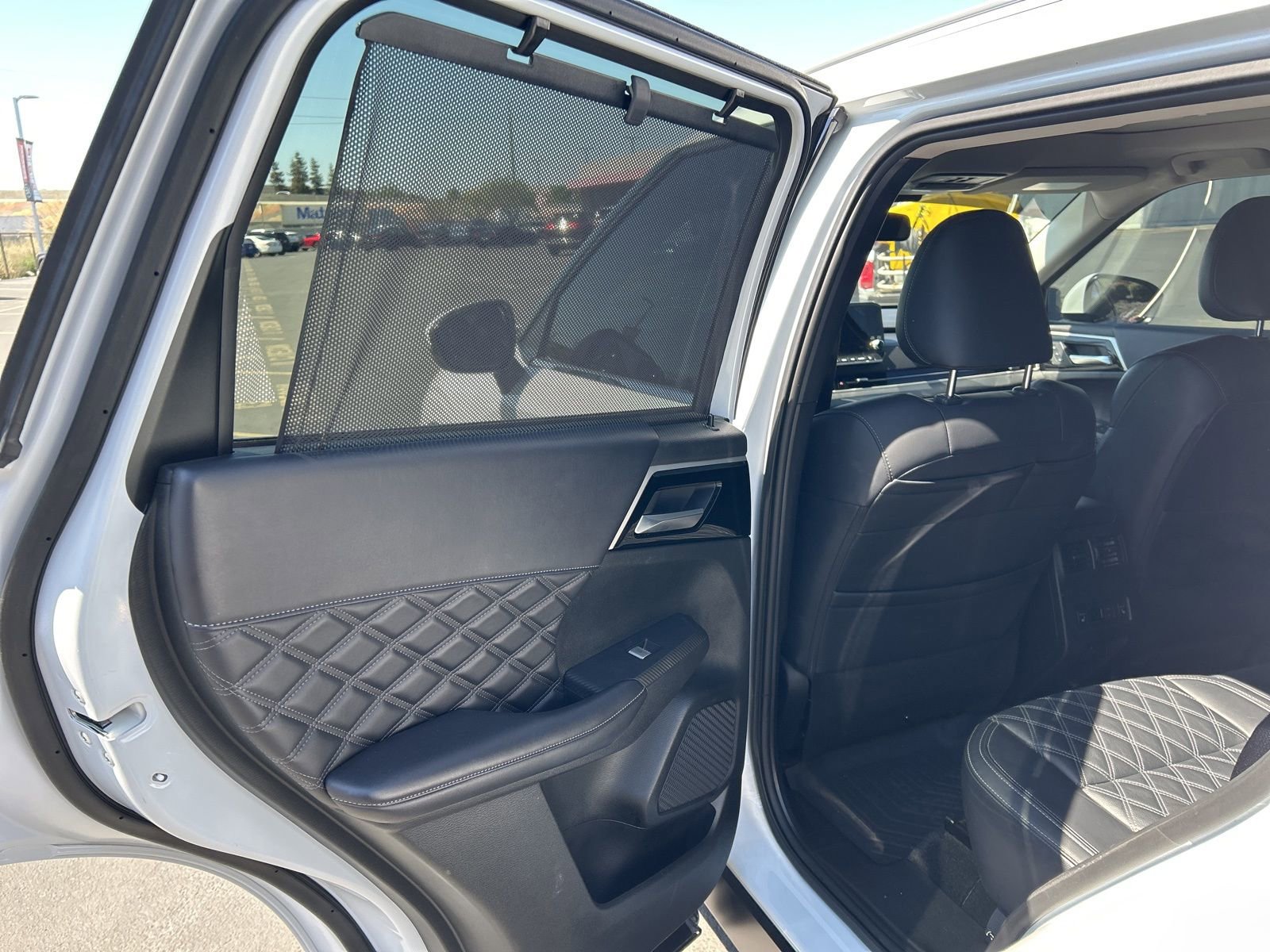 Used 2025 Mitsubishi Outlander SEL image 12