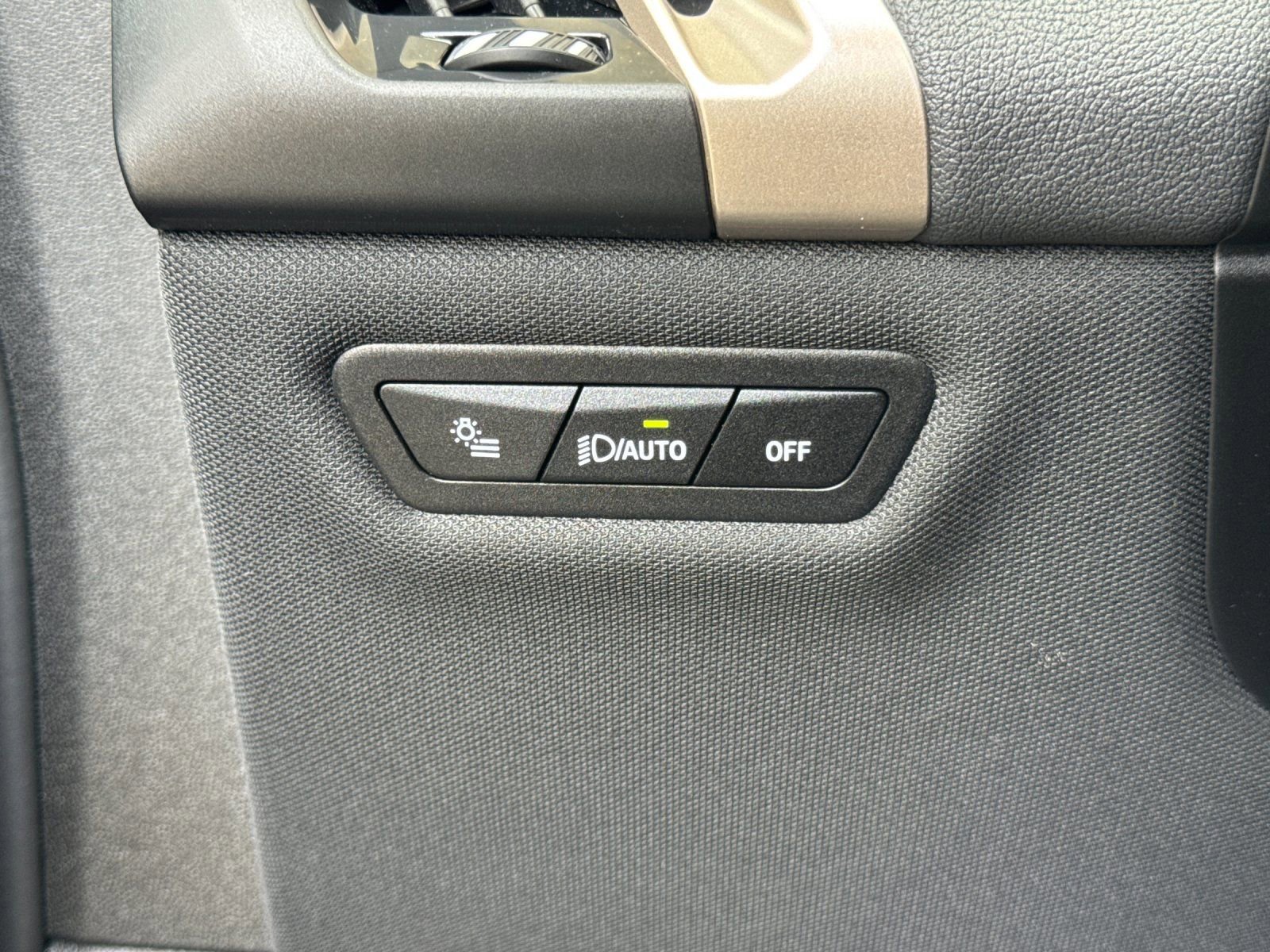 Used 2024 BMW iX xDrive50 w/ Premium Package image 33