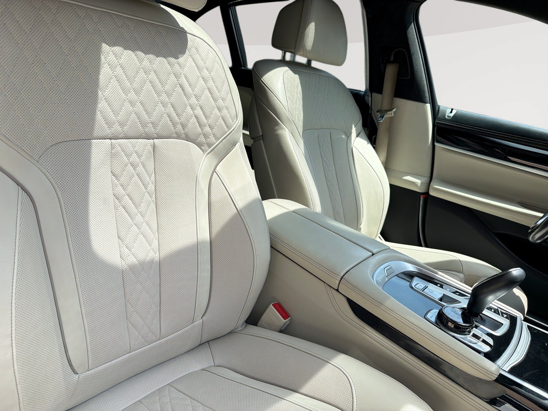 Used 2018 BMW 750i RWD image 24