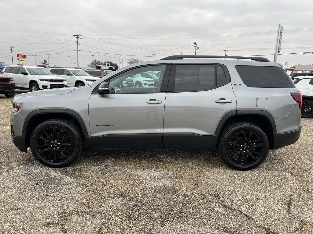 Used 2023 GMC Acadia SLE w/ Driver Convenience Package image 2