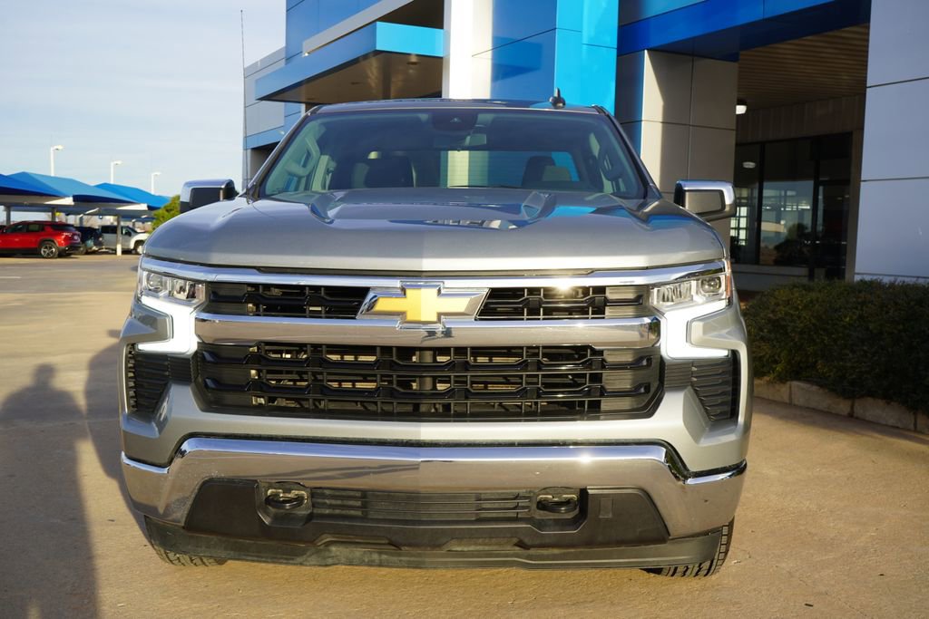 Used 2025 Chevrolet Silverado 1500 LT image 3