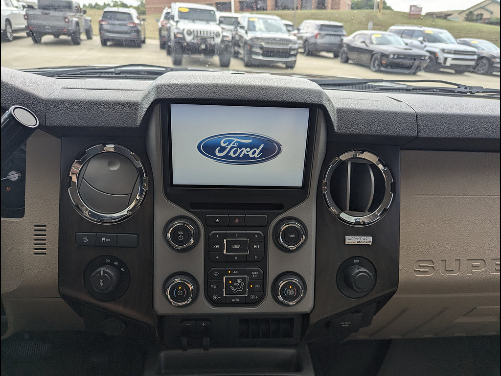 Used 2014 Ford F250 Lariat w/ Lariat Interior Package AWD/4WD image 30