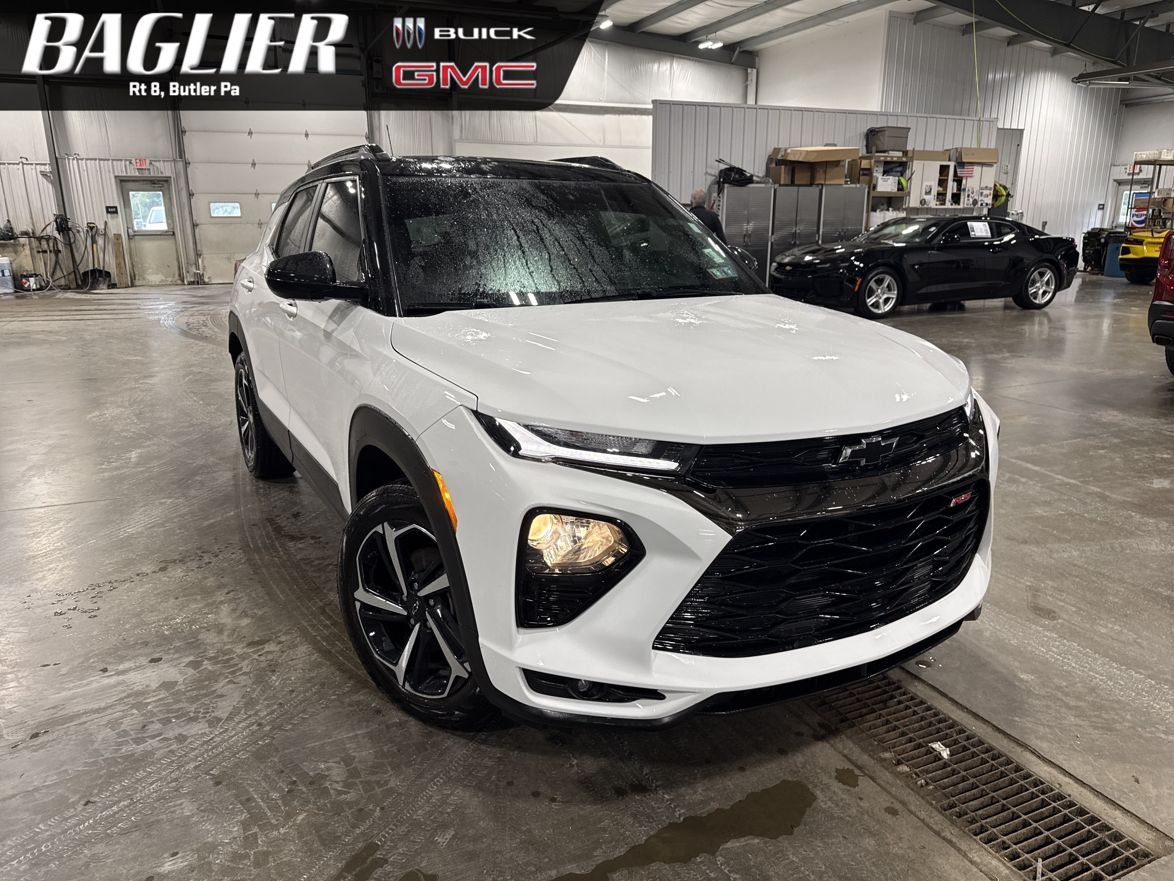Used 2023 Chevrolet TrailBlazer RS w/ Convenience Package FWD image 1