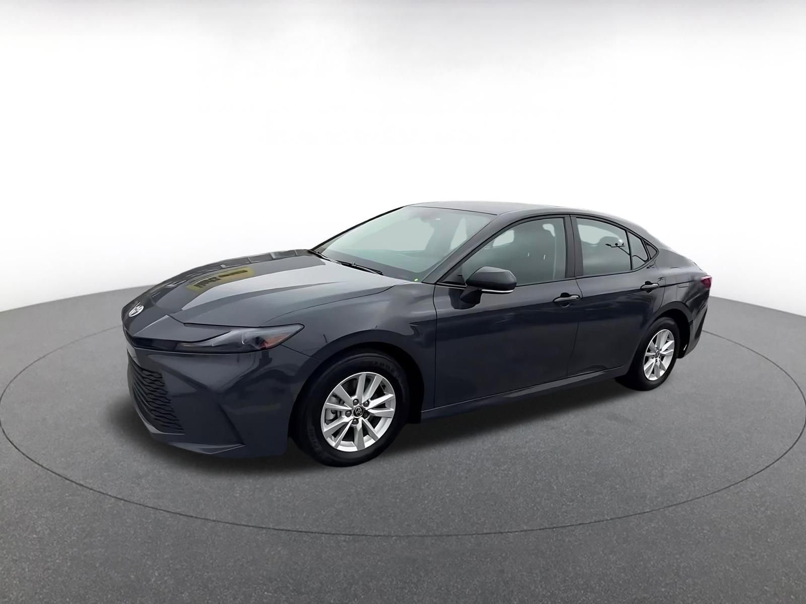 Used 2025 Toyota Camry LE image 8