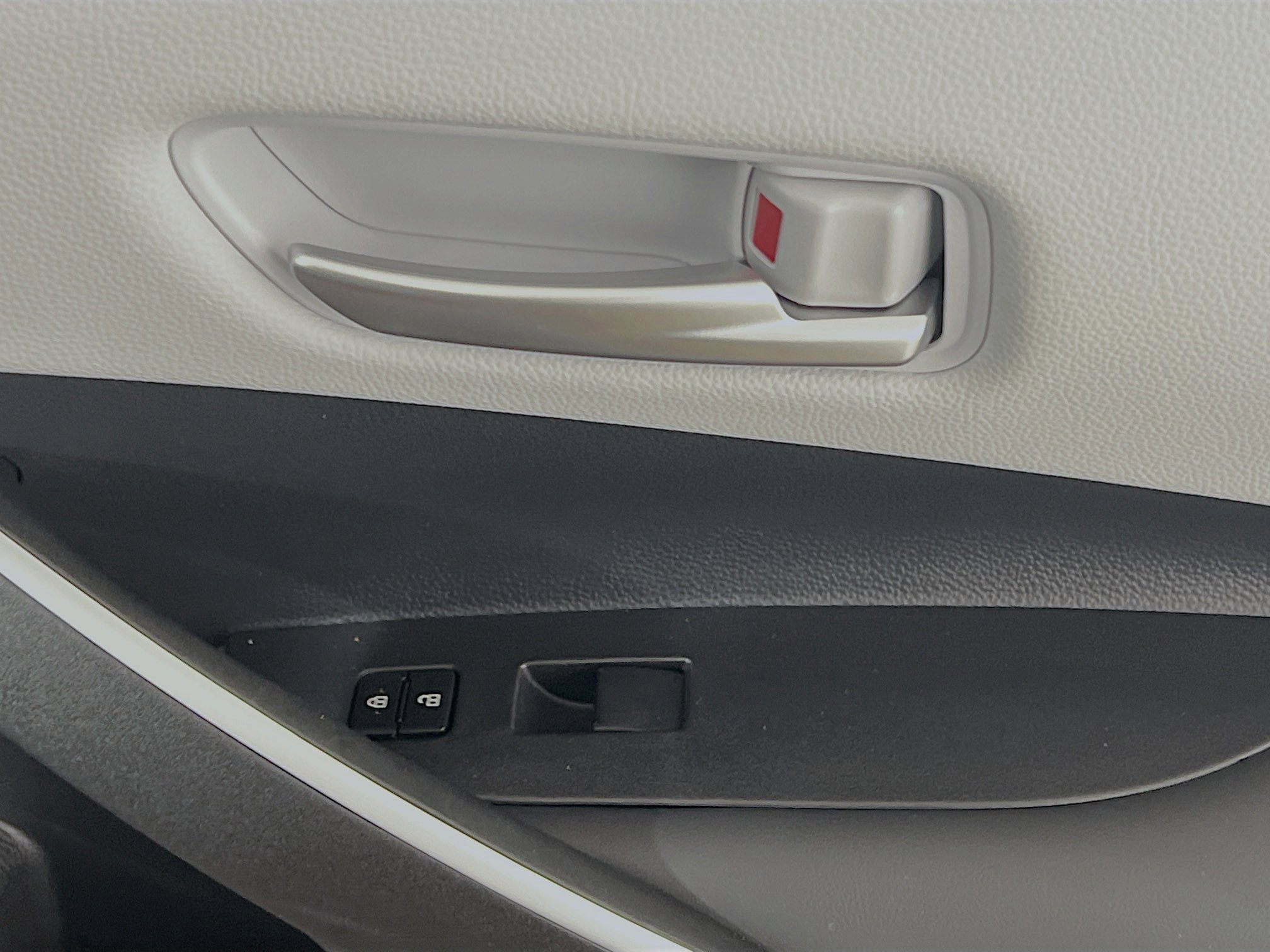 Used 2025 Toyota Corolla SE image 32