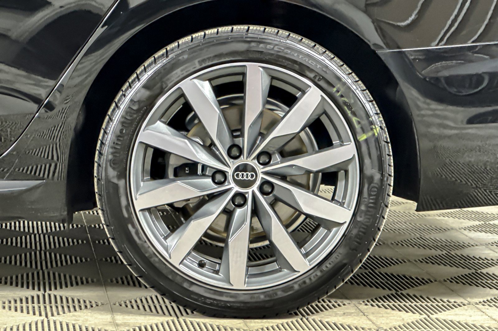 Used 2023 Audi A4 2.0T Premium w/ Convenience Package image 23