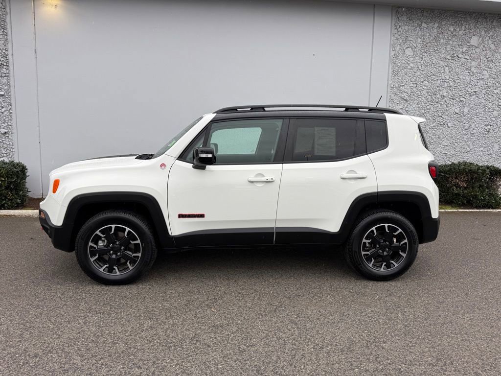 Used 2023 Jeep Renegade Trailhawk AWD/4WD image 2