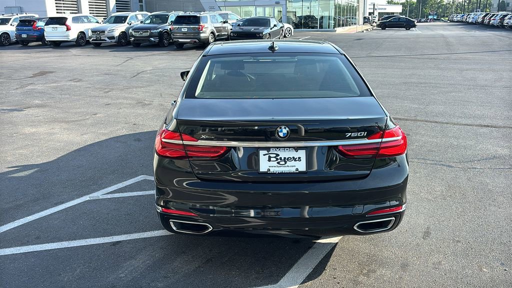 Used 2019 BMW 750i xDrive w/ Autobahn Package AWD/4WD image 31