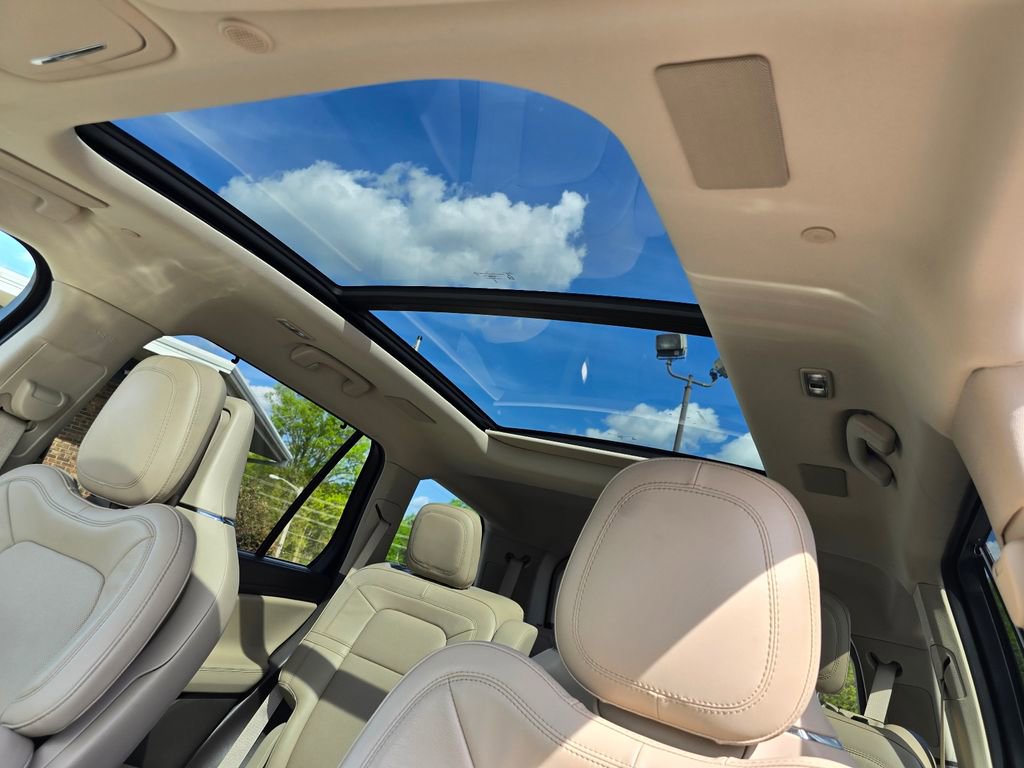 Used 2022 Lincoln Aviator Reserve w/ Equipment Group 201A image 6