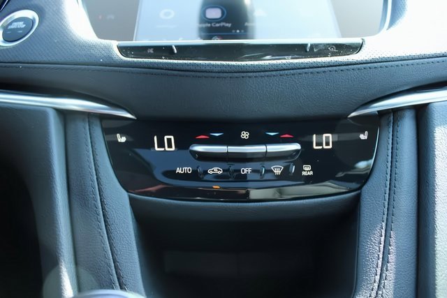 New 2025 Cadillac XT6 Luxury image 24
