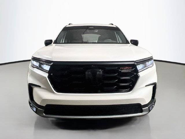 Certified 2025 Honda Pilot TrailSport image 2