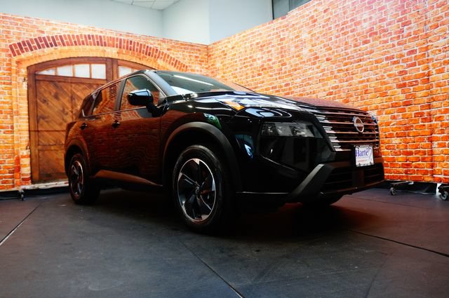 Certified 2024 Nissan Rogue SV AWD/4WD image 2