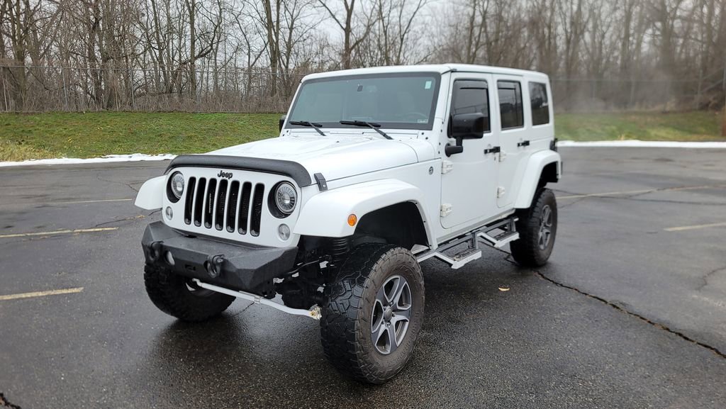 Used 2015 Jeep Wrangler Unlimited Sahara image 5