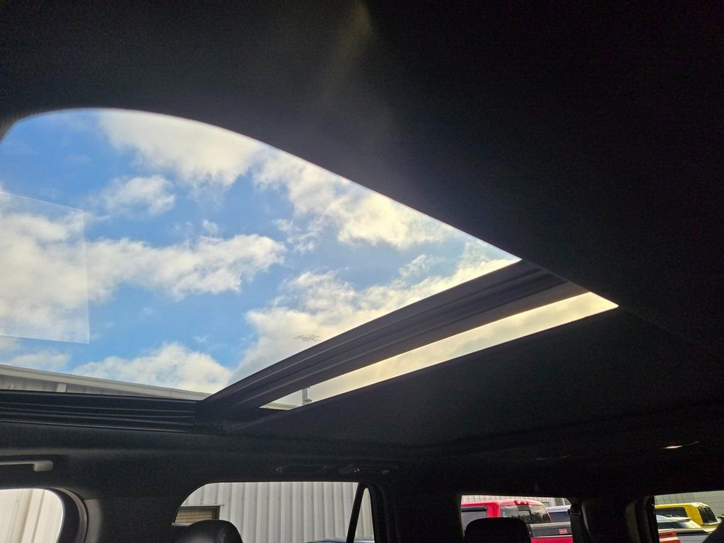 Used 2021 Ford Expedition Max Limited image 11