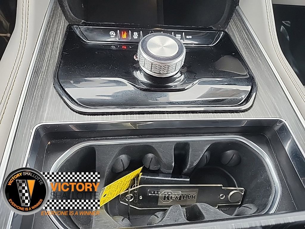 Used 2023 Jeep Wagoneer Series III w/ Preferred Equipment Group image 40