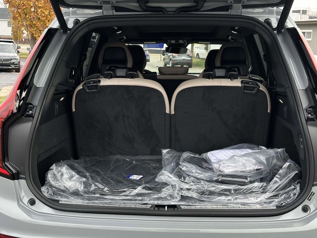 New 2026 Volvo XC90 B6 Ultra w/ Protection Package image 13