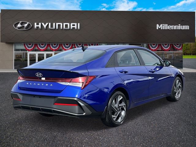 Certified 2025 Hyundai Elantra Sport FWD image 6