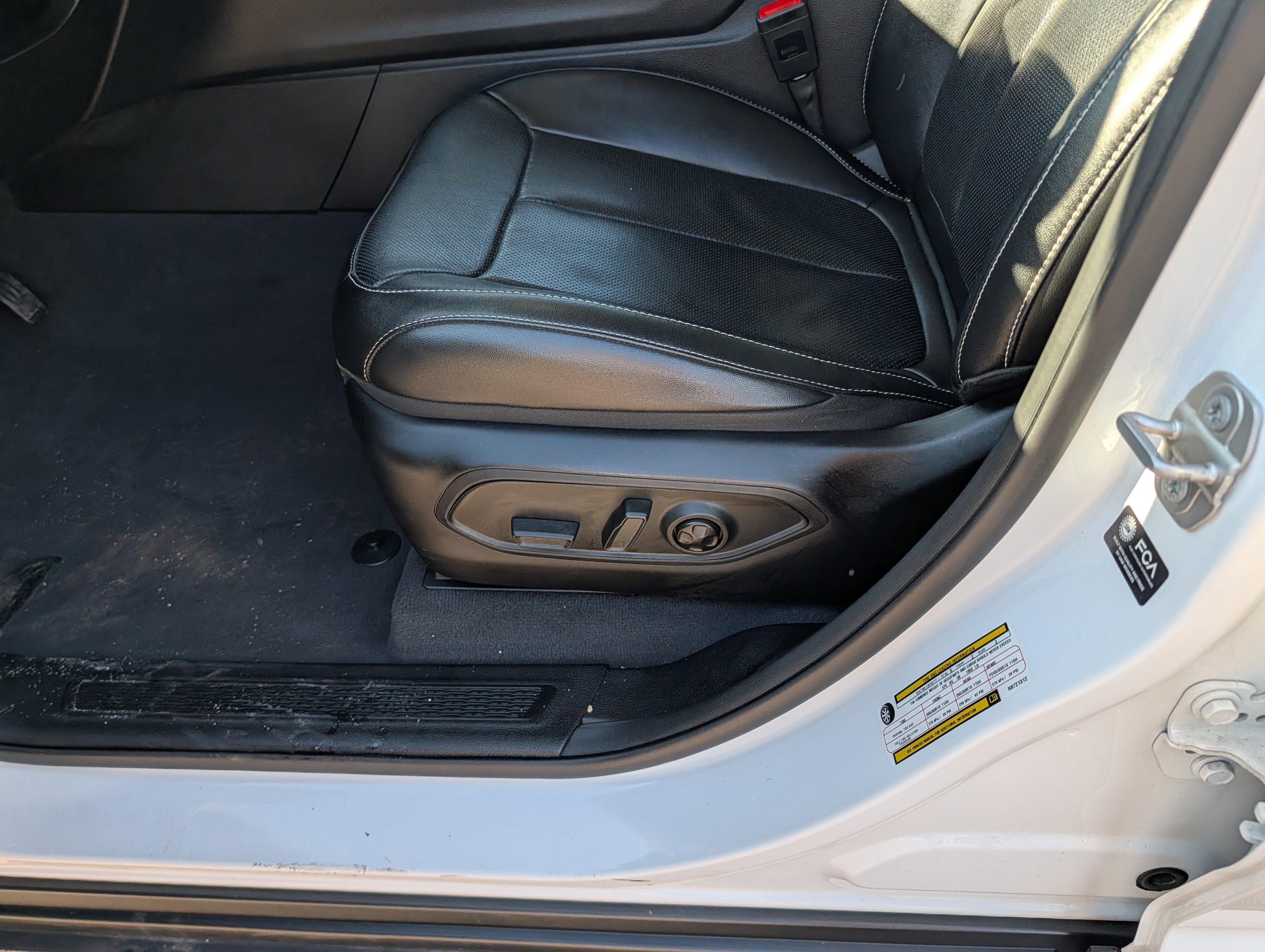 Used 2022 Jeep Grand Cherokee 4WD w/ Luxury Tech Group II image 19