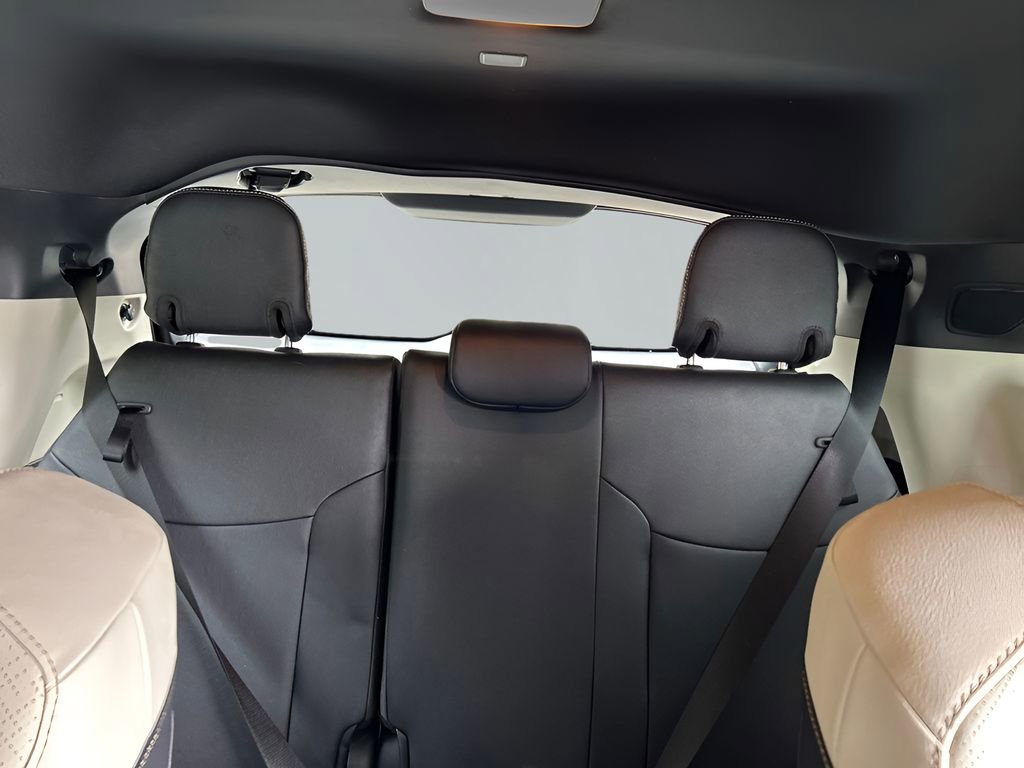 Used 2025 Toyota Sienna Platinum AWD/4WD image 11
