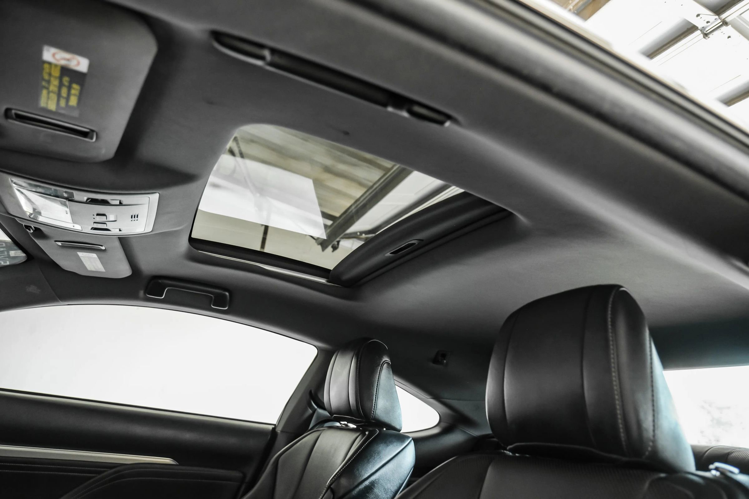 Used 2016 Lexus RC 350 w/ Luxury Package RWD image 4