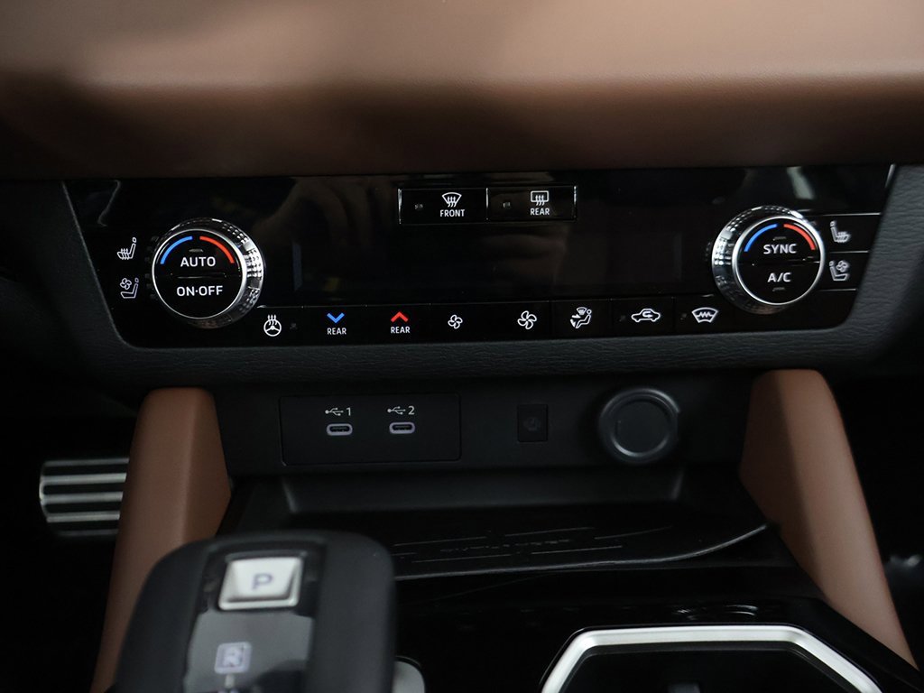 New 2025 Mitsubishi Outlander SEL image 55