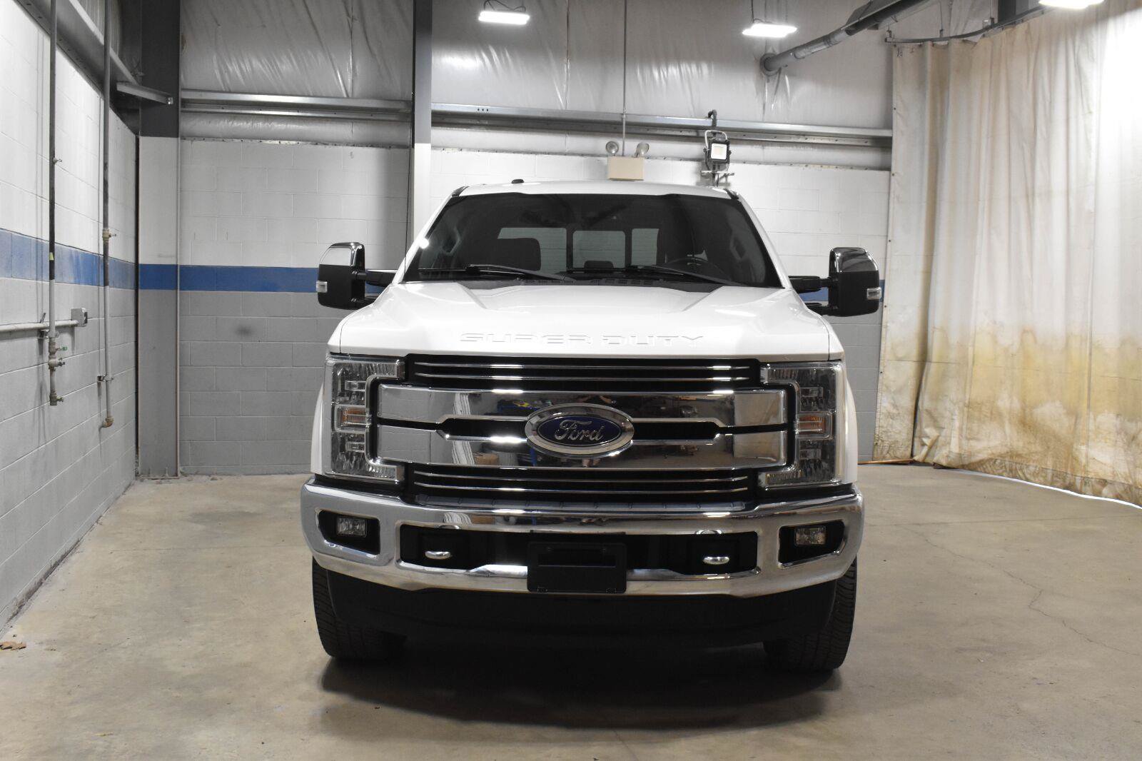 Used 2017 Ford F250 Lariat w/ Lariat Ultimate Package AWD/4WD image 31