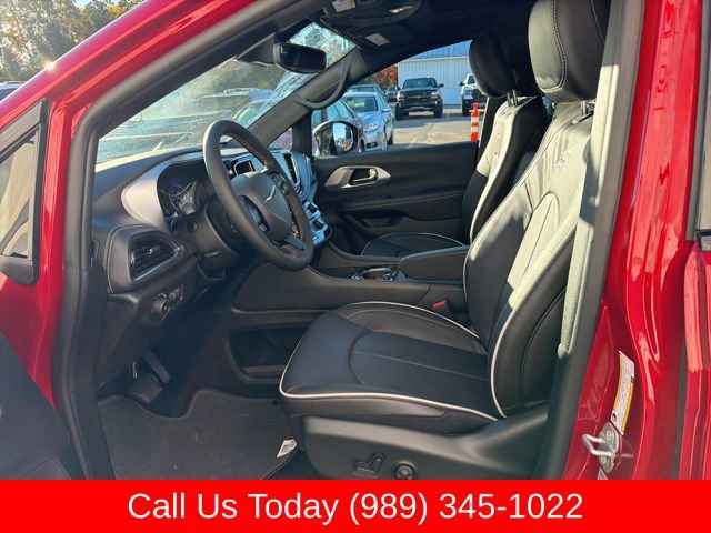 New 2026 Chrysler Pacifica Limited w/ S Appearance Package image 12