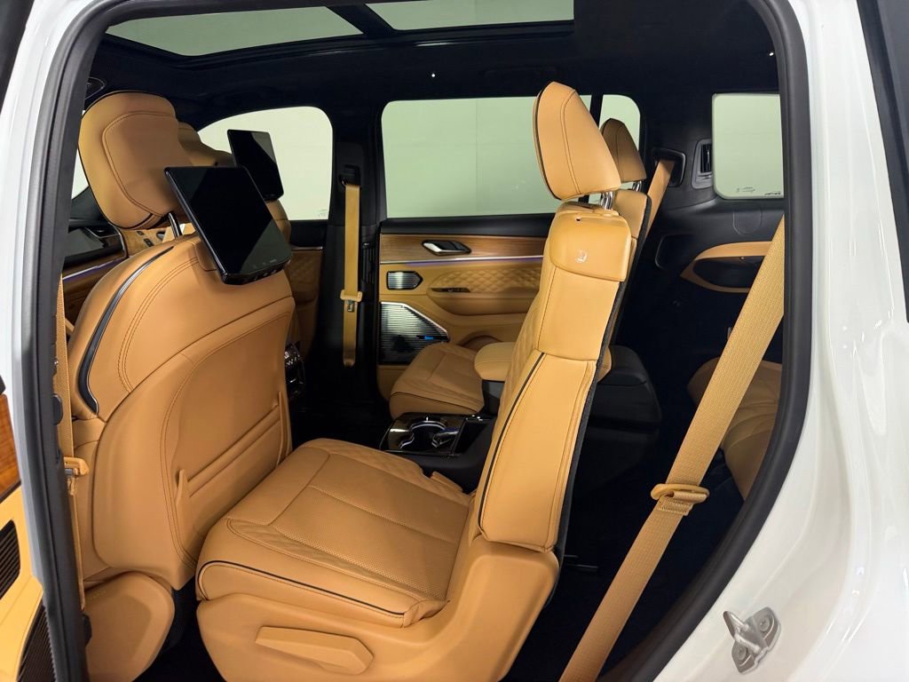 Certified 2025 Jeep Grand Cherokee L Summit AWD/4WD image 26