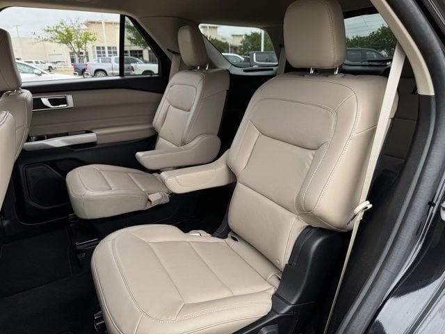 Used 2022 Ford Explorer XLT w/ Equipment Group 202A RWD image 30
