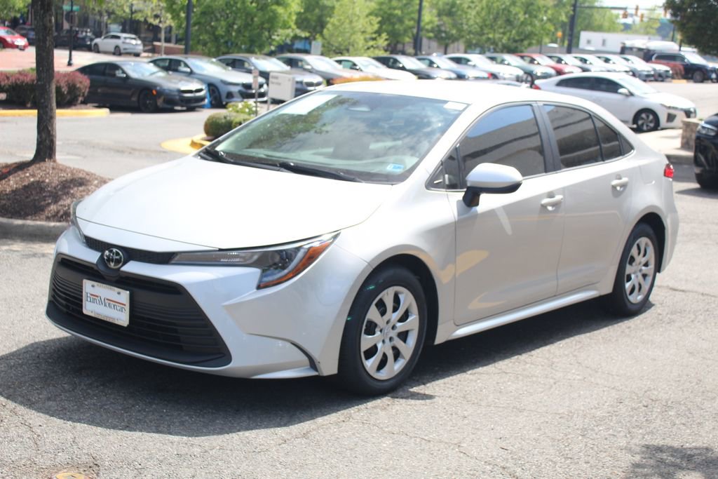 Used 2023 Toyota Corolla LE FWD image 3